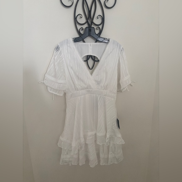 Lulu's White Dress - Picture 2 of 4